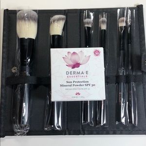 Derma•e Powder & Crown PRO Brushes